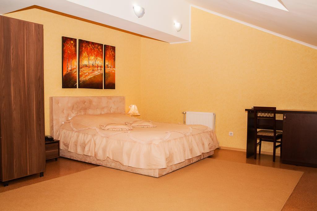 Gubernia Hotel Kharkiv Exterior photo